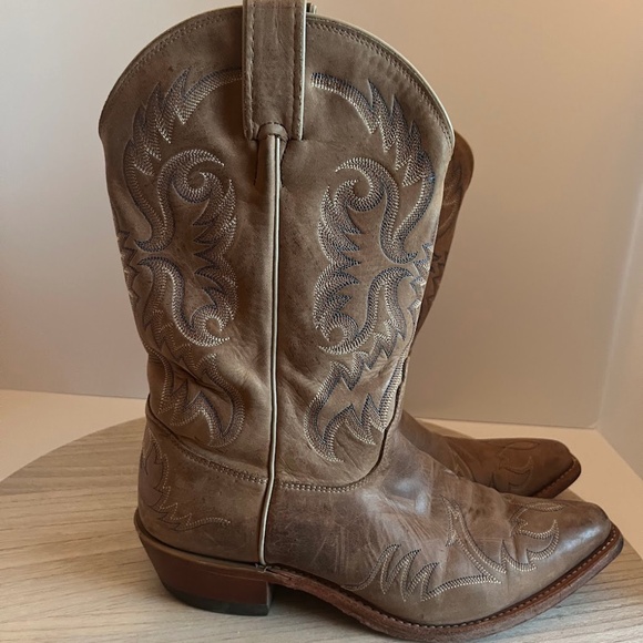 Nocona Men’s Brown Leather Cowboy Boots – Size 8, Style L02732